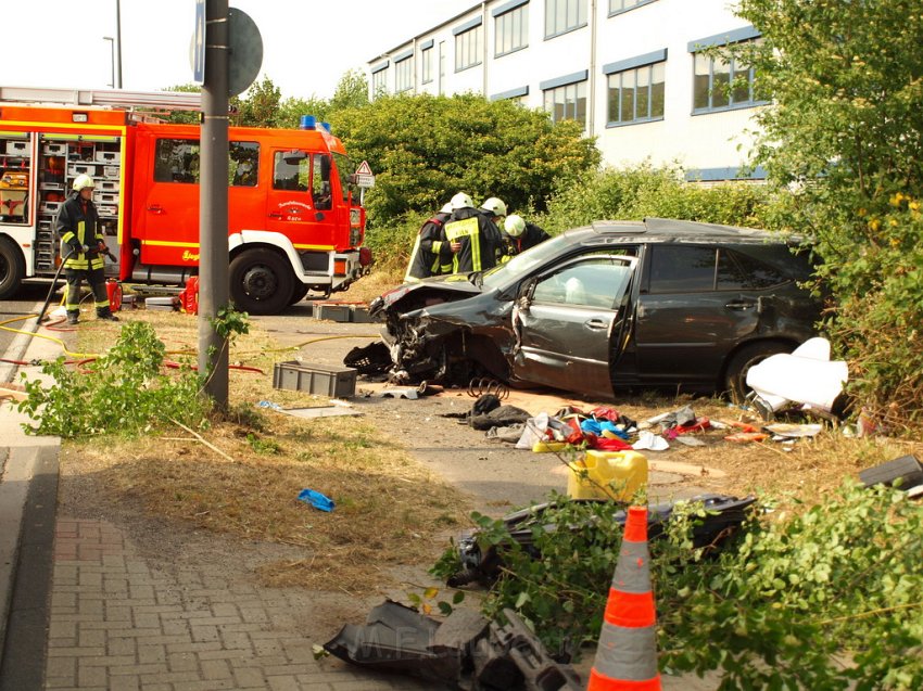 Schwerer VU Koeln Rodenkirchen Industriestr P027.JPG